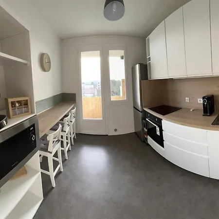 Cocon Cosy Verdoyant - Free Private Parking, Breakfast, Wifi, Netflix Appartement *