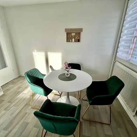 Appartamento Cocon Cosy Verdoyant - Free Private Parking, Breakfast, Wifi, Netflix Caen