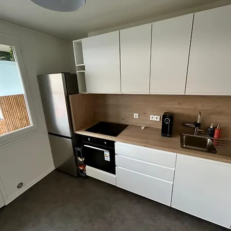 Cocon Cosy Verdoyant - Free Private Parking, Breakfast, Wifi, Netflix