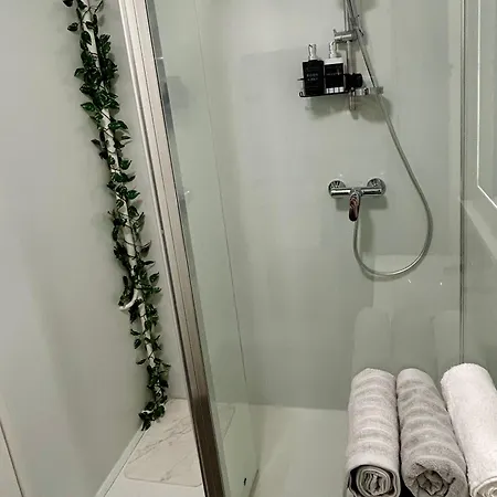 Cocon Cosy Verdoyant - Free Private Parking, Breakfast, Wifi, Netflix Appartement *