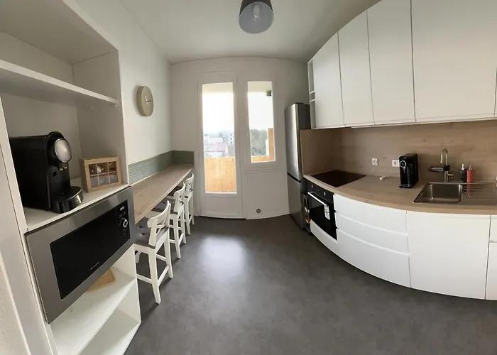 Cocon Cosy Verdoyant - Free Private Parking, Breakfast, Wifi, Netflix Appartamento *