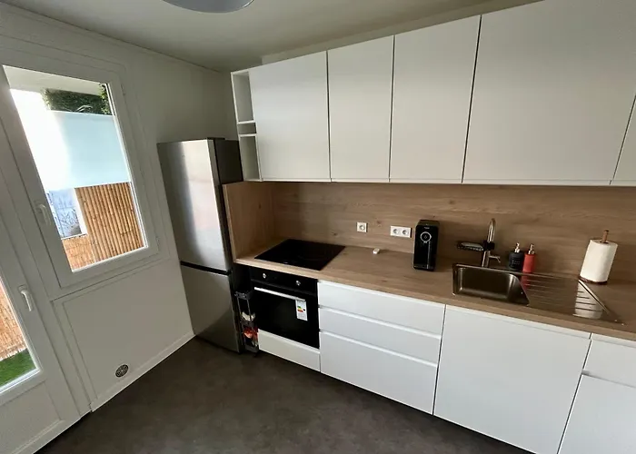 Cocon Cosy Verdoyant - Free Private Parking, Breakfast, Wifi, Netflix