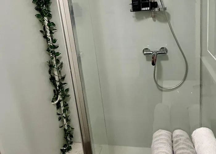 Cocon Cosy Verdoyant - Free Private Parking, Breakfast, Wifi, Netflix Appartamento *